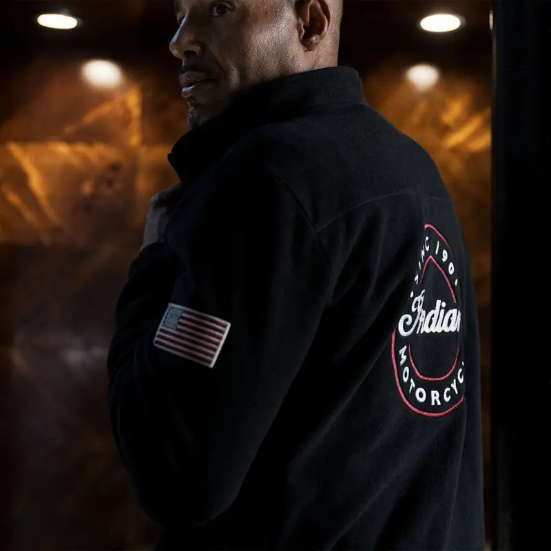 Indian Zip Thru Fleece uomo indossato schiena