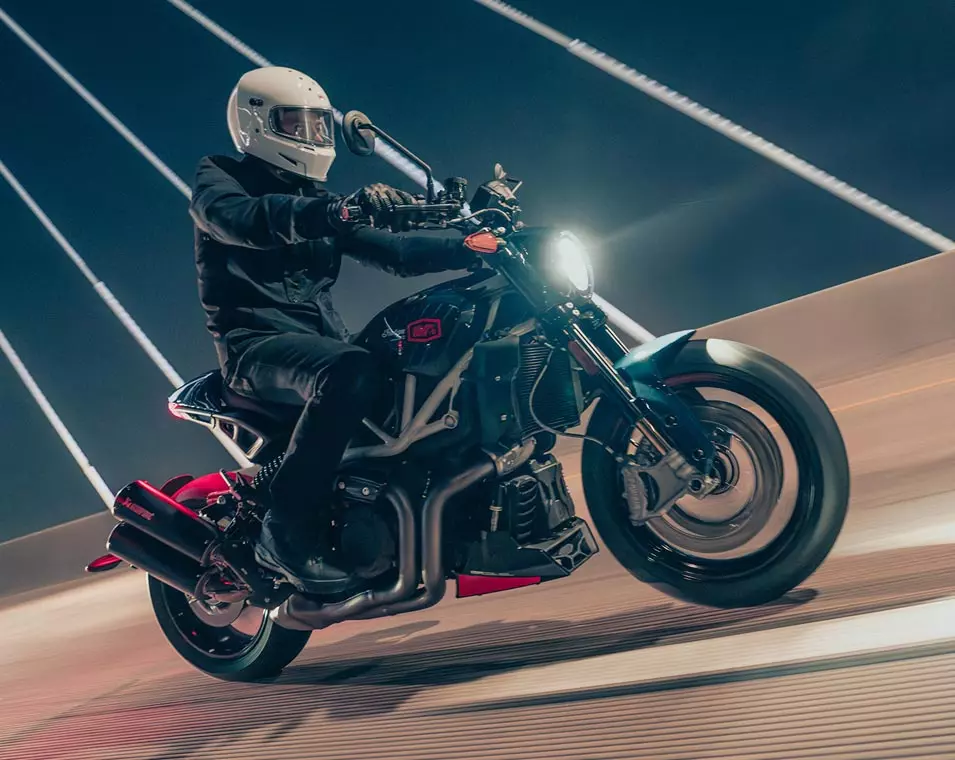 FTR 100% R carbon 2024 PRONTI PER LE EMOZIONI