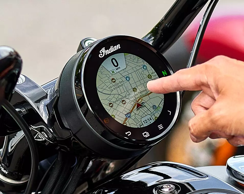 2024 Indian Chief Bobber Dark Horse ride command
